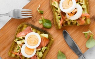Toast saumon, avocat & œuf dur