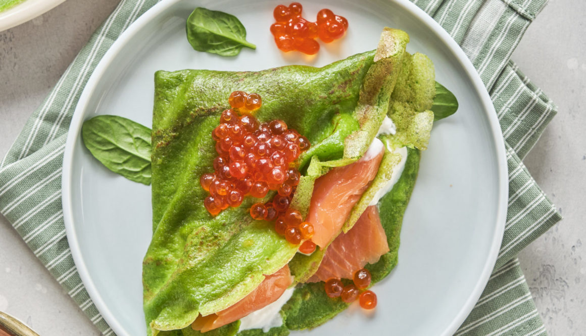 Green,Spinach,Crepes,With,Smoked,Salmon,,Red,Caviar,And,Yogurt