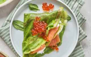 Green,Spinach,Crepes,With,Smoked,Salmon,,Red,Caviar,And,Yogurt