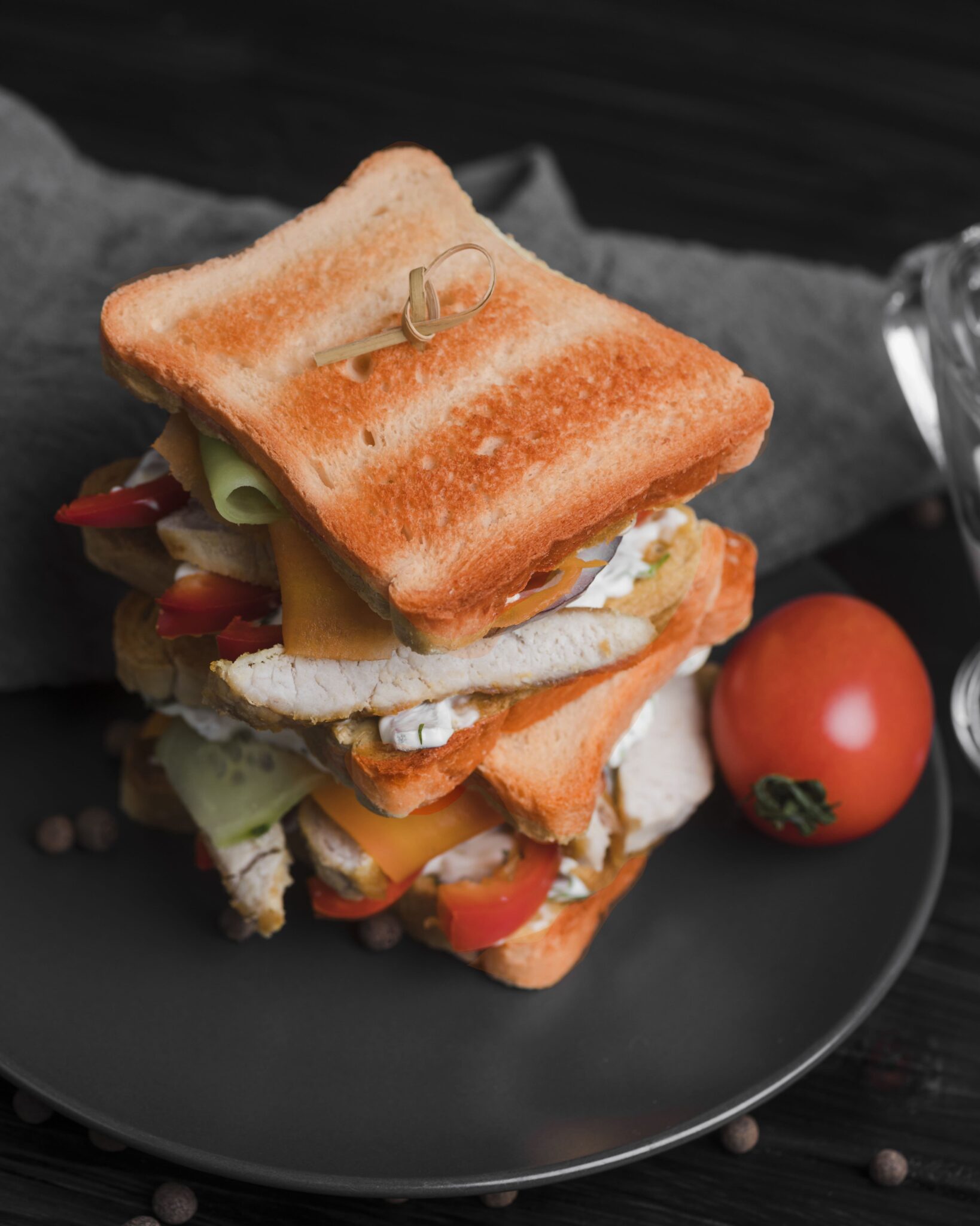 Club sandwich au poulet crudités